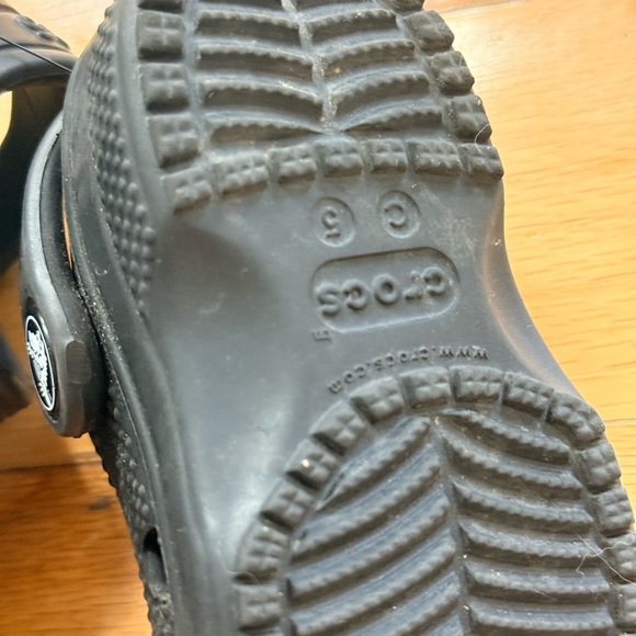 Crocs Kids Navy Clogs - Picture 2 of 6